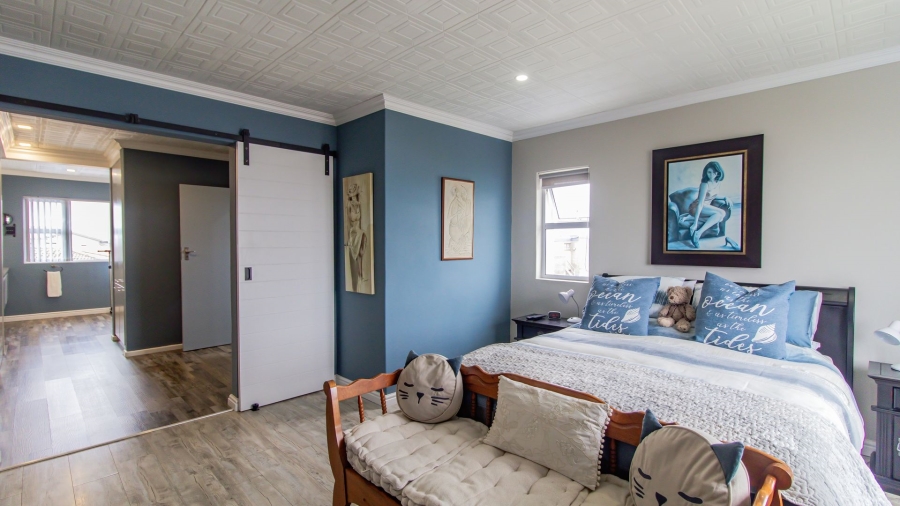 4 Bedroom Property for Sale in Yzerfontein Rural Western Cape